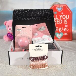 20 percent off when you like Finchberry Rosey Posey Valentine Gift Set